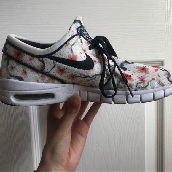 Nike Limited edition cherry blossom Stefan Janoski’s - Picture 3 of 3